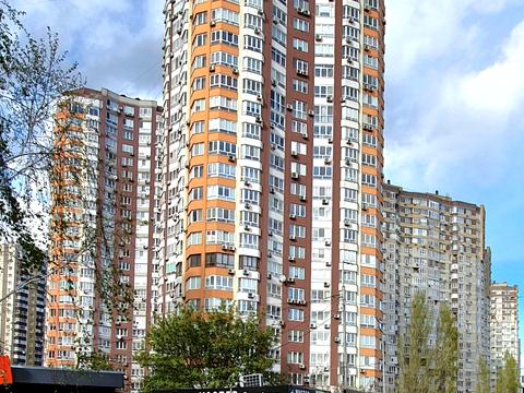 квартира за адресою Анни Ахматової вул., 32/18