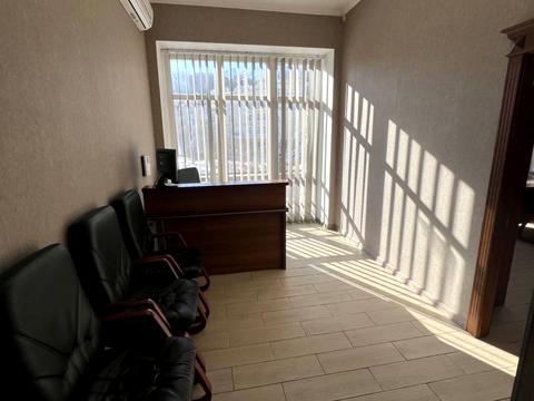 комерційна за адресою Воздвиженська вул., 21/23