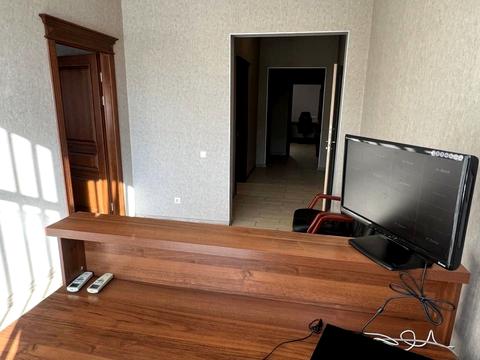 комерційна за адресою Воздвиженська вул., 21/23