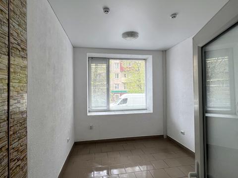 комерційна за адресою Кам'янецька вул., 80