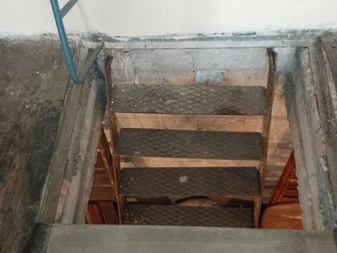 паркомісце за адресою Космічна вул., 3