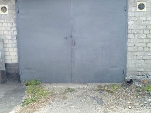 паркомісце за адресою Космічна вул., 3