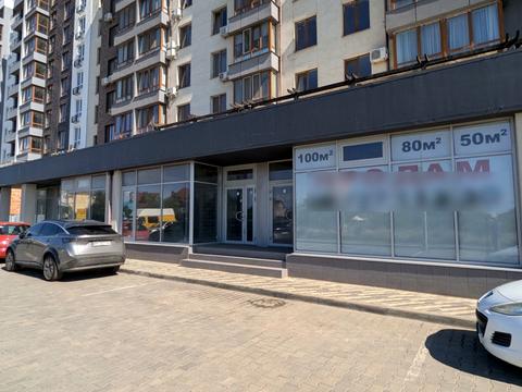 комерційна за адресою Чехова вул., 1
