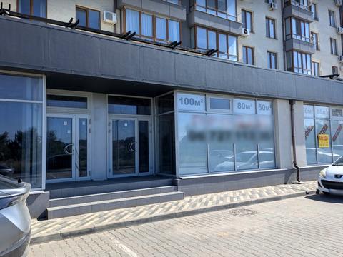 комерційна за адресою Чехова вул., 1