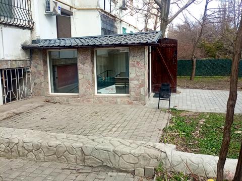 комерційна за адресою Незалежності вул., 17