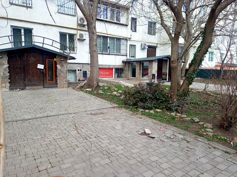 комерційна за адресою Незалежності вул., 17