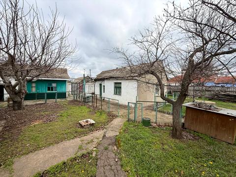 будинок за адресою Братська вул., 33