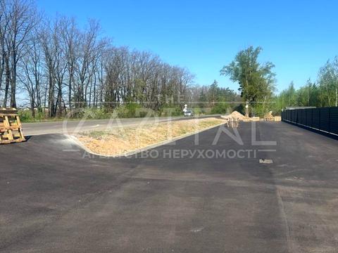 комерційна за адресою Білогородська вул., 27