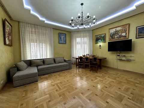 квартира за адресою Валова вул., 2