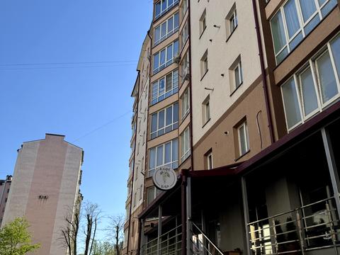 комерційна за адресою Яблунева вул., 2