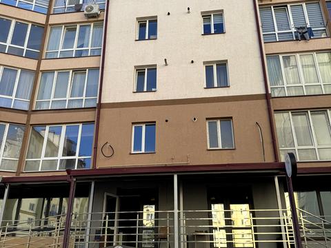 комерційна за адресою Яблунева вул., 2