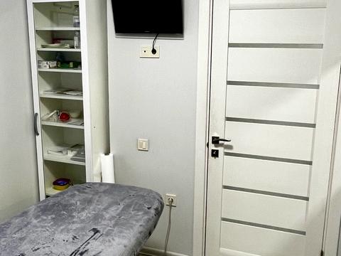 комерційна за адресою Регенераторна вул., 4 к5