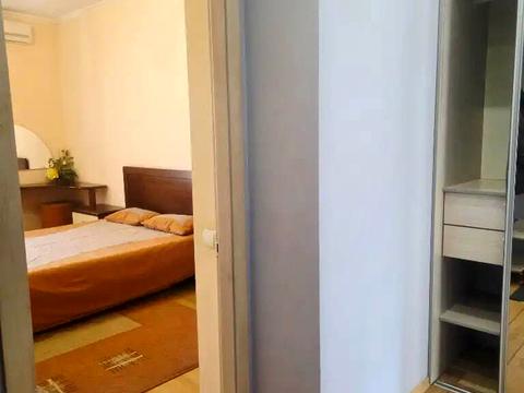 квартира за адресою Дмитра Яворницького просп. (Карла Маркса), 83