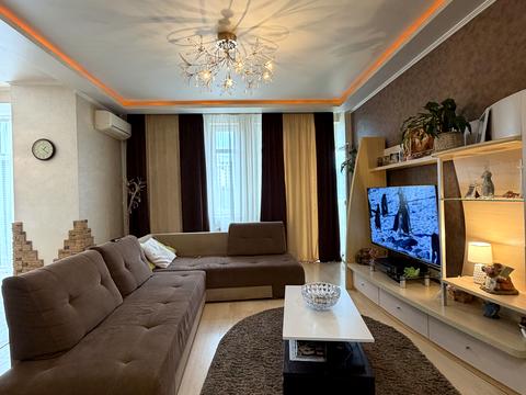 квартира по адресу Олександра Хіри ул., 1