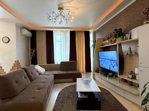 квартира по адресу Олександра Хіри ул., 1