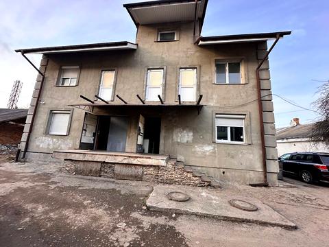 комерційна за адресою Свободи, 22А