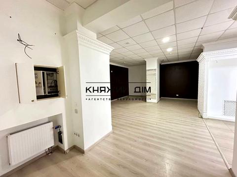 комерційна за адресою Анни Ахматової вул., 34