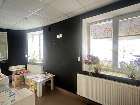 комерційна за адресою Тролейбусна вул., 15