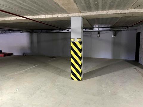 1864879595288799
