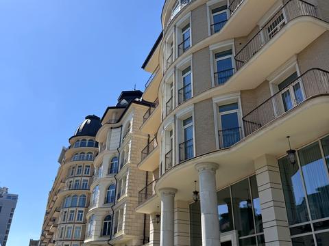 паркомісце за адресою Новоселицька вул., 10