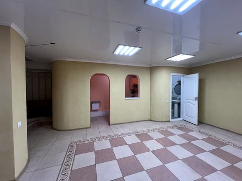 комерційна за адресою Зодчих вул., 36