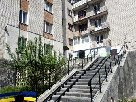 квартира за адресою Космонавтів вул., 18/9