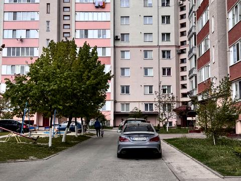 квартира за адресою Василя Симоненка вул., 3б