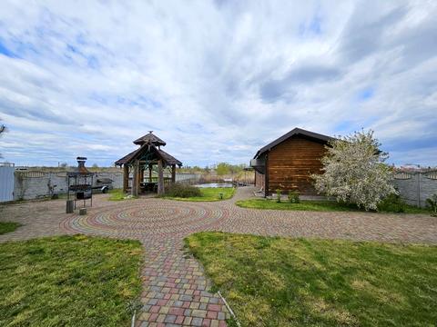 будинок за адресою Шкільна