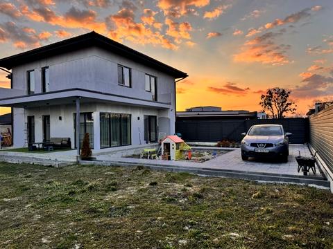 будинок за адресою с. Нові Петрівці, 3-тя Будівельників вул., 9Г