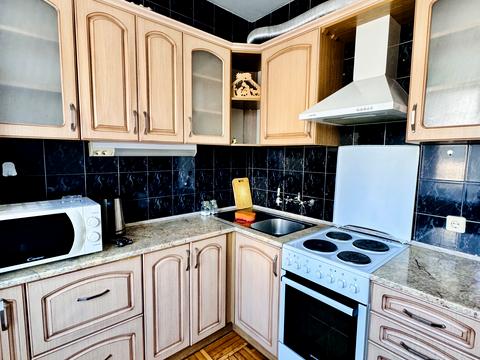 квартира за адресою Анни Ахматової вул., 21