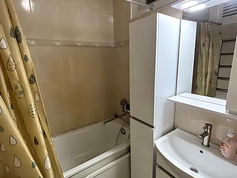 квартира по адресу Героїв Оборони ул., 3