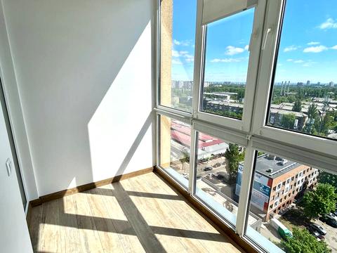 квартира за адресою Салютна вул., (Будинок 02301-02303)
