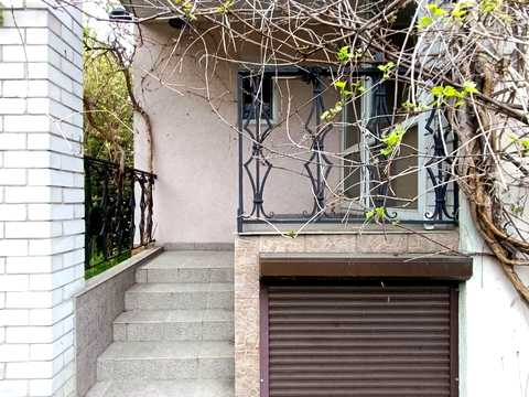 будинок за адресою Орхідейна, 10