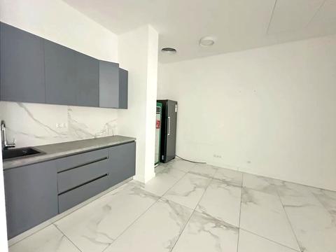 комерційна за адресою Лесі Українки бульв., 23