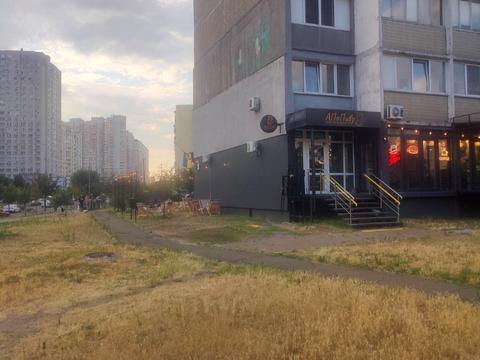 комерційна за адресою Драгоманова вул., 13/10