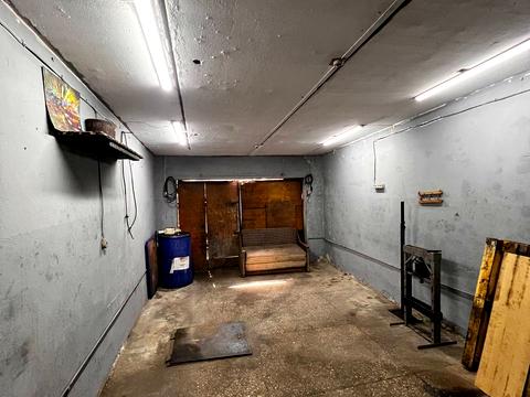 паркомісце за адресою Різдвяна вул., 171