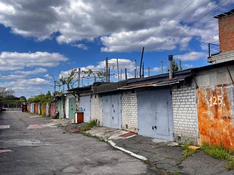 паркомісце за адресою Різдвяна вул., 171