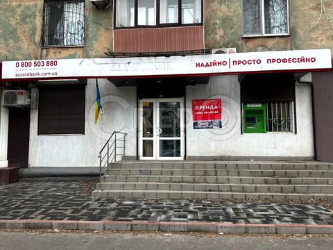 комерційна за адресою Степана Бандери вул. (Костенка), 11