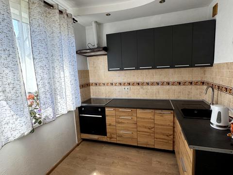 квартира за адресою Академіка Глушкова просп., 23
