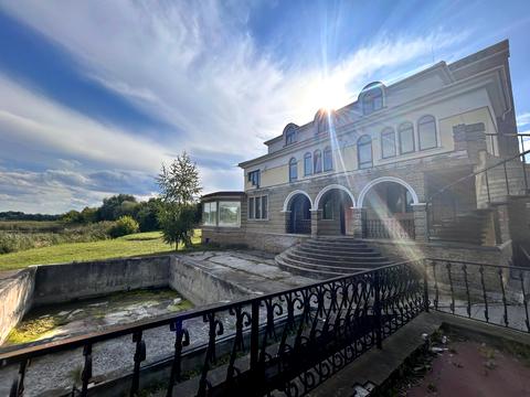 комерційна за адресою Риболовецька вул., 19