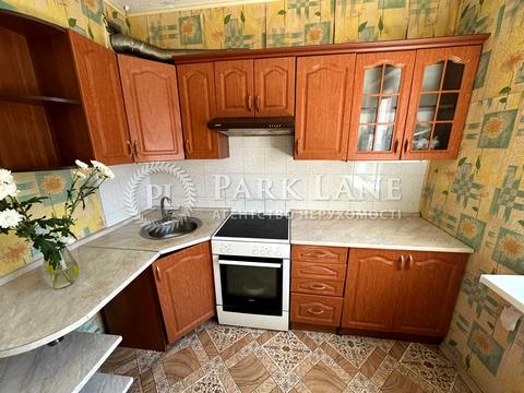 квартира за адресою Милославська вул., 25