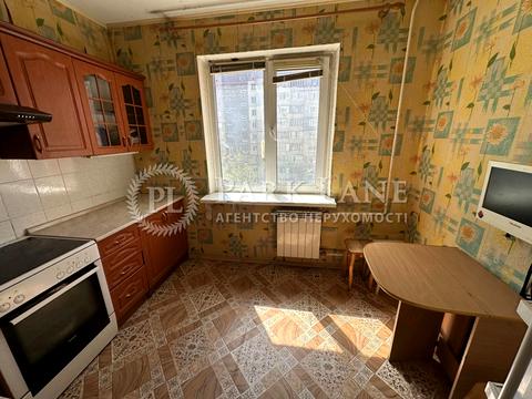 квартира за адресою Милославська вул., 25