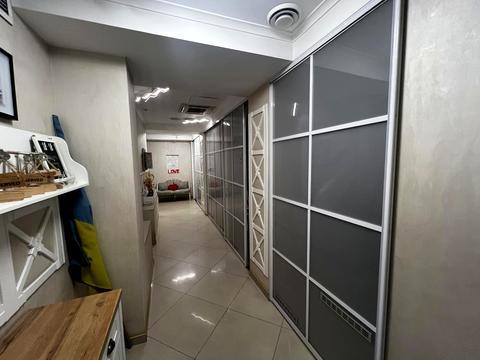комерційна за адресою Маяковського просп., 4