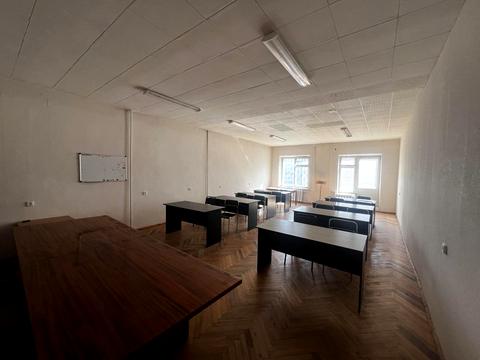 комерційна за адресою В'ячеслава Зайцева вул., 21