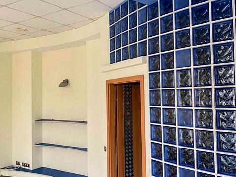 комерційна за адресою Саксаганського вул., 106