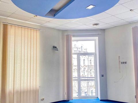 комерційна за адресою Саксаганського вул., 106