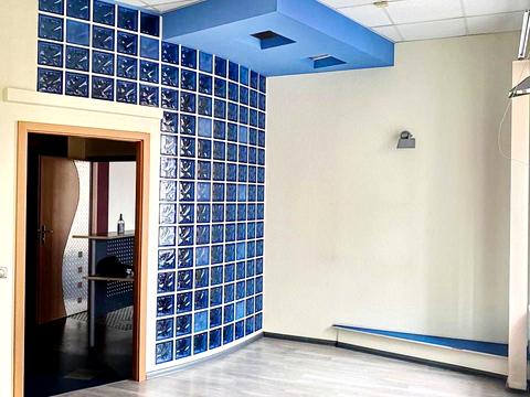 комерційна за адресою Саксаганського вул., 106