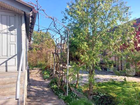 будинок за адресою Абрікосова