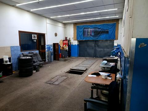 коммерческая по адресу Навроцького Володимира, 25
