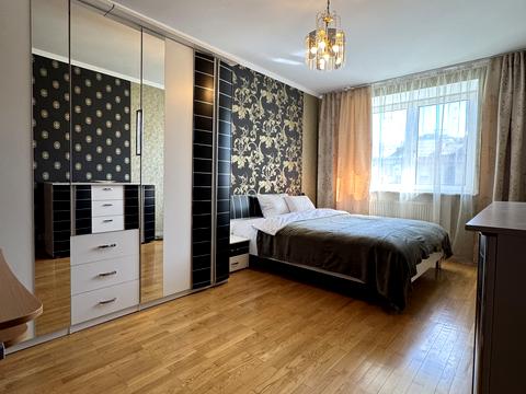 квартира за адресою Оболонська вул., 12